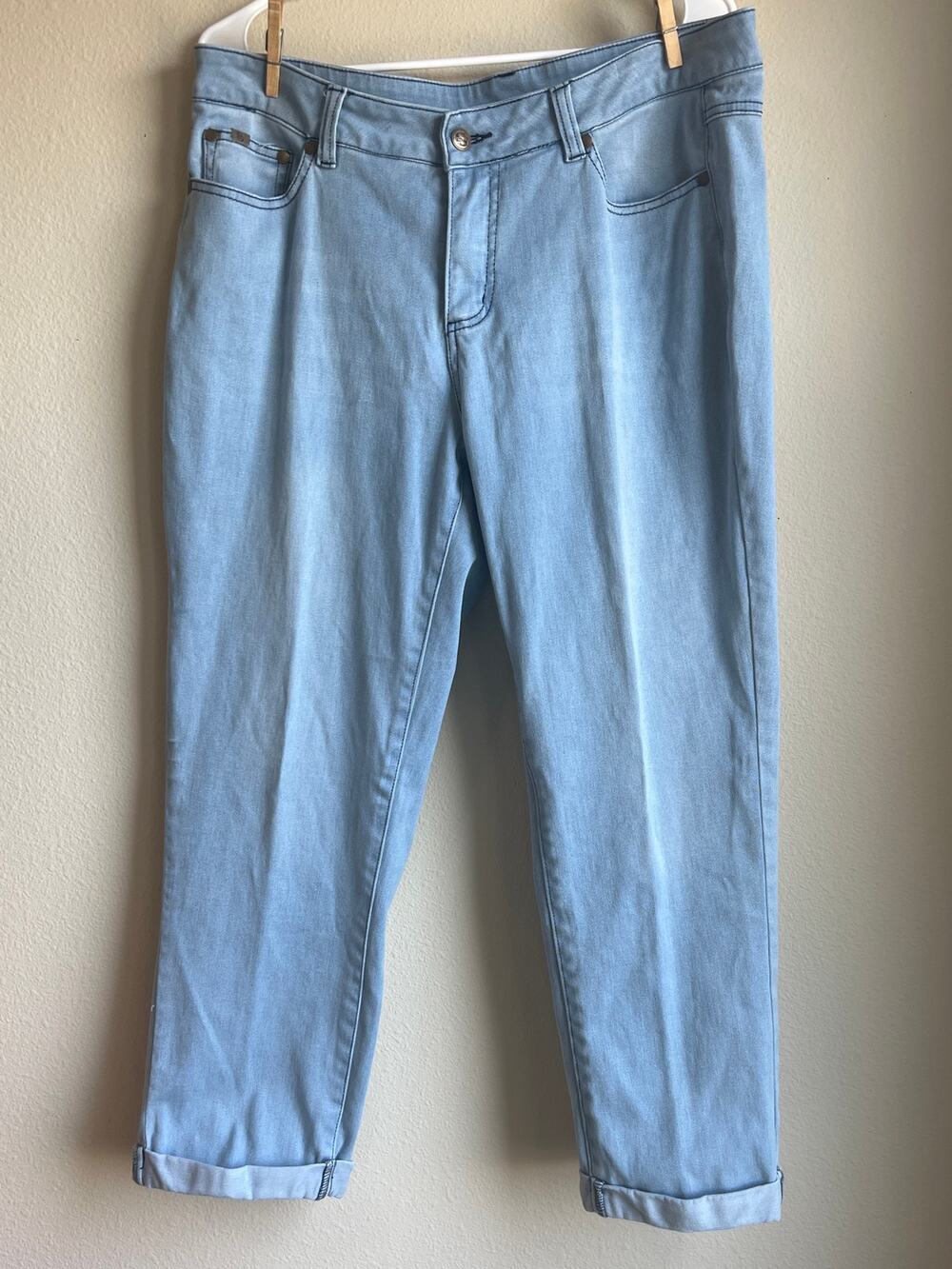 SlimSation Light Wash Tummy Control Pull On Cropped Capri Denim Jeans 14 Large